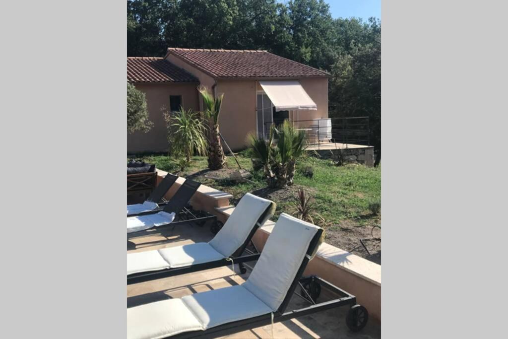Logement Attenant A Une Villa T2 Avec Terrasse . Besse-sur-Issole Exterior foto