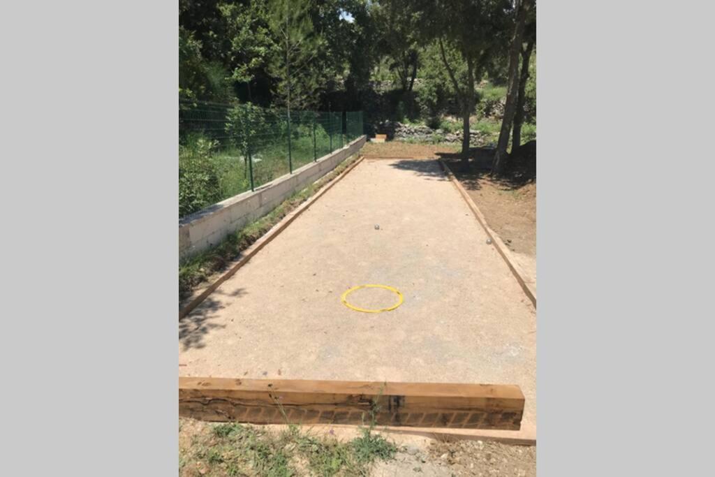 Logement Attenant A Une Villa T2 Avec Terrasse . Besse-sur-Issole Exterior foto